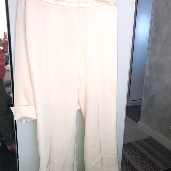 Winter white silk suit - Picture 6 of 8